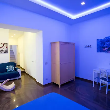 Palazzo 15 * Neapel